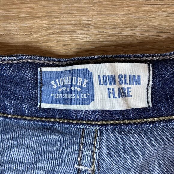 Levi’s Signature Womens Low Slim Flare Jeans Junior Size 11 Medium - Picture 4 of 9